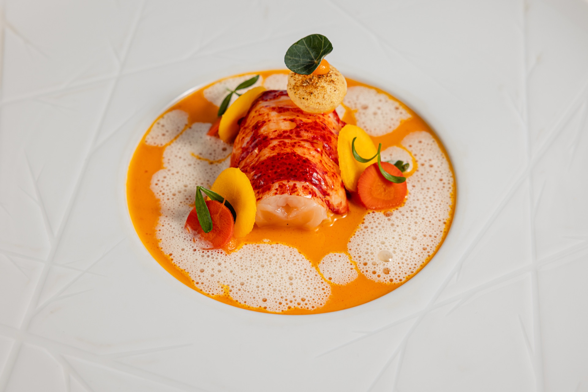 Kreeftgerecht met een verfijnde schuimsaus